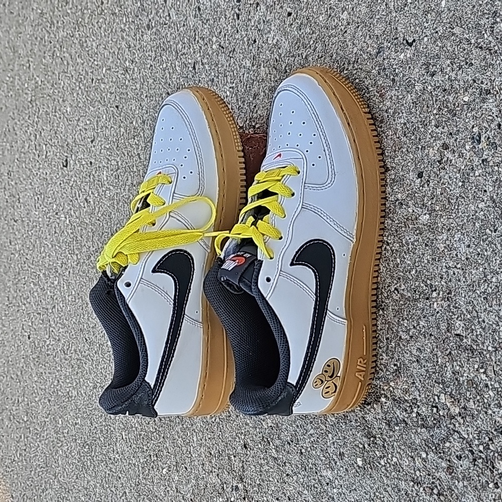 Nike Air Force 1 LV8 Go The Extra Smile